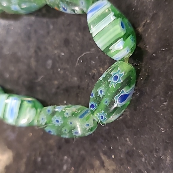 Venetian glass bracelet green with blue flowers - Picture 3 of 4